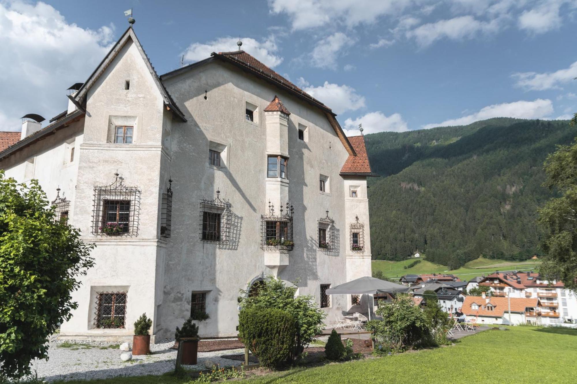 Ansitz Heufler Hotel Rasun di Sopra Exterior foto